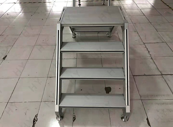 工業梯臺